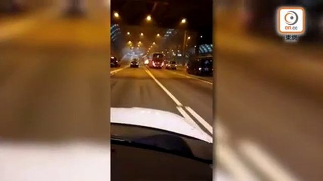 與旅巴相撞K car自焚變火球　司機及時逃生 смотреть онлайн