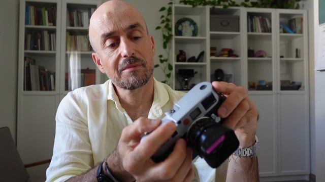 Leica M8 or Leica M9? смотреть онлайн