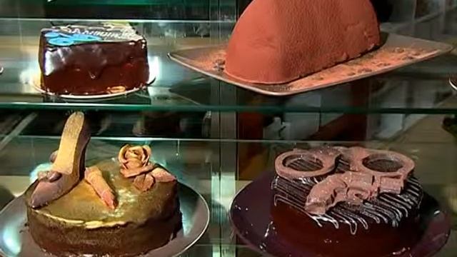 Шоколадные украшения для тортов, шоколадные фонтаны от кондитерской РАУТ.