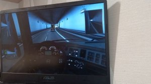 Попробовал играть, в ЕВРО ТРАК СИМУЛЯТОР 2 ПОДПИШИСЬ