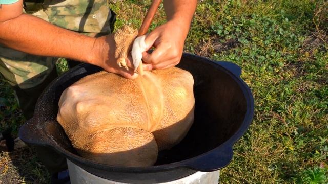 Мясо целого барана запечённое в земле!!!Калмыцкий Кюр!!!Мясо в Желудке!!! смотреть онлайн