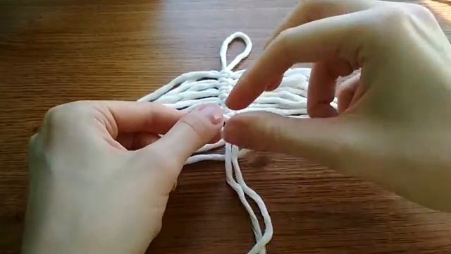 Как сделать листочки (перья) в технике макраме Мастер-класс_[360p] смотреть онлайн