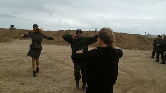 Даги в армии. Лезгинка .Арсен Иракинский смотреть онлайн