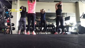 Групповые занятия в тренажерном зале с Лолой Романович