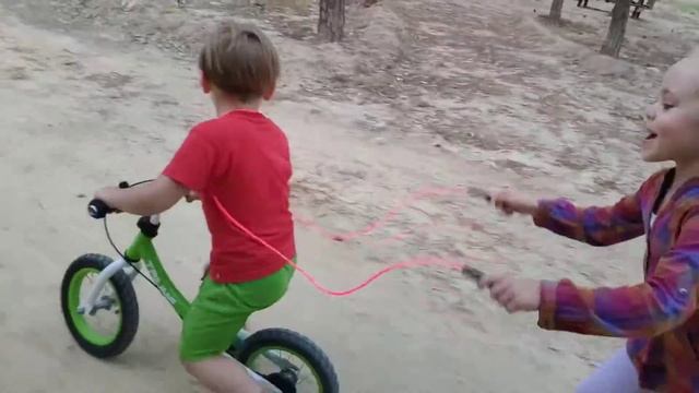 Парковая прогулка после карантина смотреть онлайн