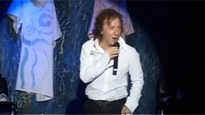 "Там где клен шумит"-муз. и ст. Л. Шишко,поет -Николай Малаев