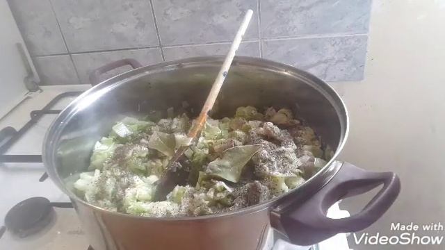 Рецепт  Болгарской кухни. Яхния - свинина с луком.  Свинско с праз.
