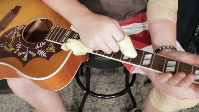 Restringing My Hummingbird With D'addario XT Strings смотреть онлайн