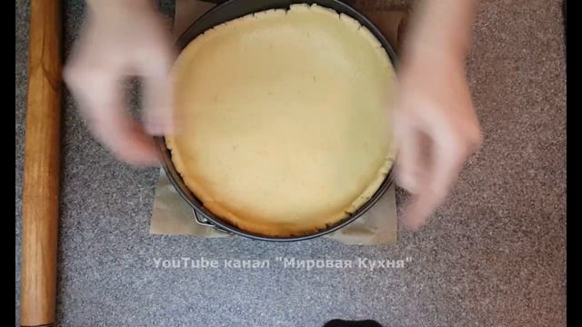 Песочный пирог с вишней и меренгой.  Это уже совсем и не пирог, а настоящий торт!