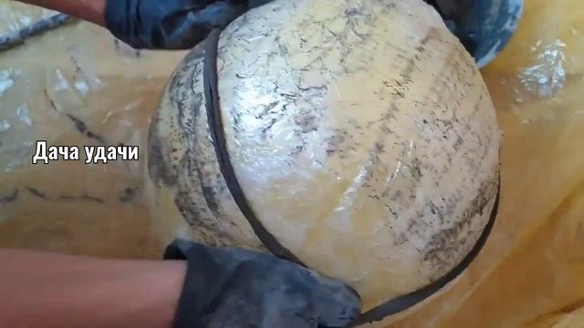 Старые КОЛГОТКИ превращаются в КРАСОТУ! Украшение для сада своими руками! смотреть онлайн