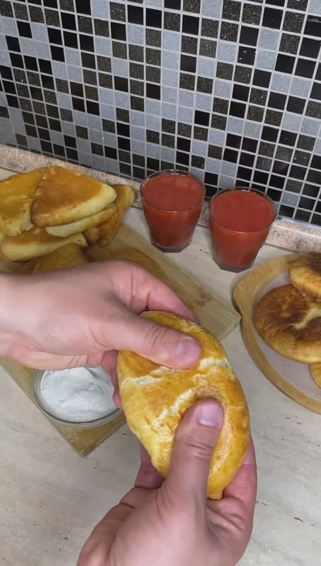 Когда захотелось пирожков и беляш!)) Смотреть со звуком)