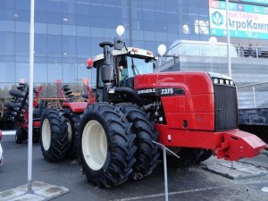 Трактор BUHLER-VERSATILE 2375 - конкурент Кировцу?