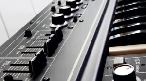 Roland SH 2