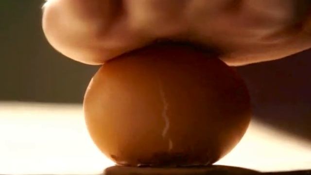 Легкая чистика варёного яйца вкрутую смотреть онлайн