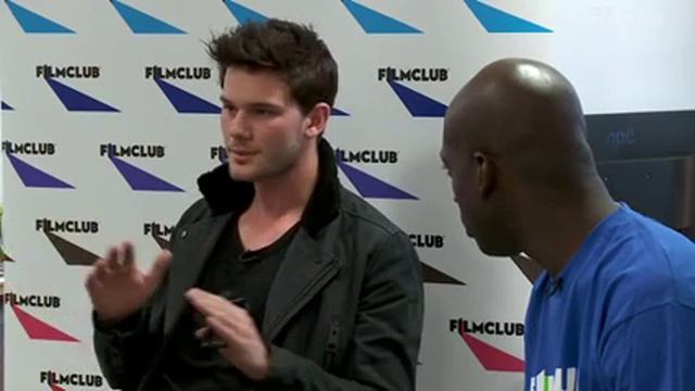 Jeremy Irvine Interview — War Horse, Great Expectations and Now Is Good смотреть онлайн