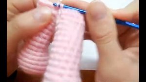 Как соединить ножки вязаной куклы