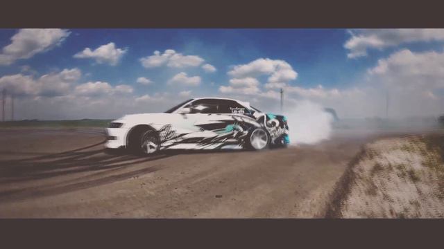 Я взлетаю как ракета🚀 для меня есть вся планета🌍 Чёрно-белая кассета, детка ты уже раздета🤤 смотреть онлайн