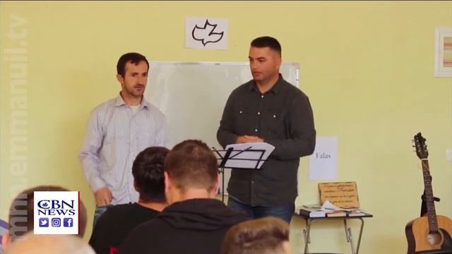 БЫВШИЙ МУСУЛЬМАНИН ОТКРЫЛ ПЕРВУЮ ЦЕРКОВЬ В КОСОВО ЗА 700 ЛЕТ смотреть онлайн