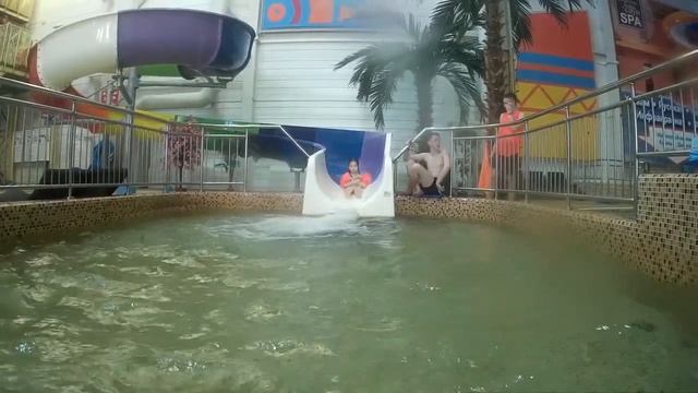 Поход в Акварио смотреть онлайн