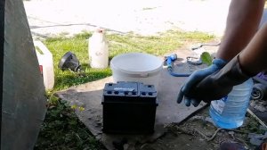 восстановление второго старого аккумулятора с помощью соды