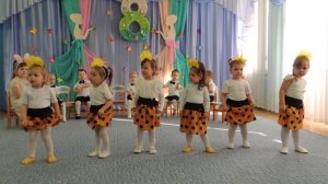 ясельная группа, танец бантики