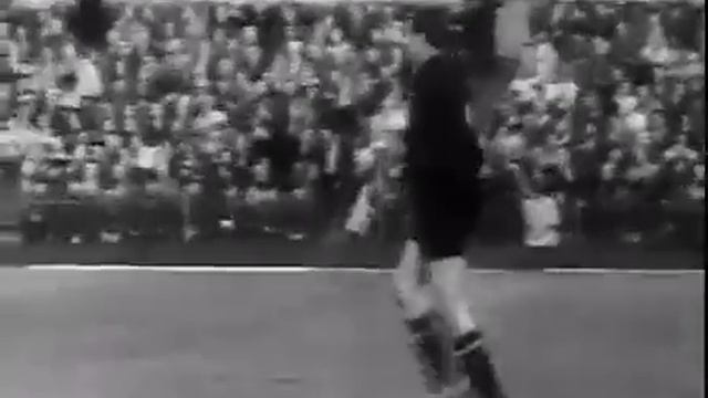 Как Яшин унизил сборную Бразилии в Одиночку! смотреть онлайн