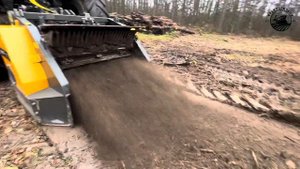 Ротоватор AGRI WORLD в работе на лесном массиве