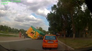 Ветер перевернул батут с детьми