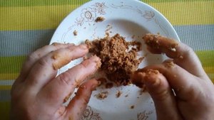 ЛОВИ ПО ХОЛОДНОЙ ВОДЕ! Насадка для Крупного Карпа Карася Леща! Тесто для рыбалки из хлеба и прянико