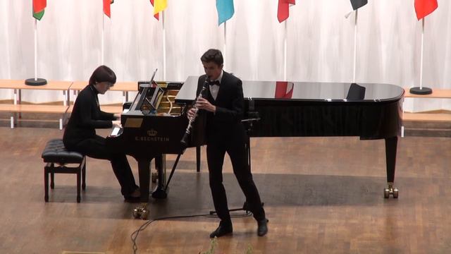 Л. Шпор. Концерт №1 для кларнета с оркестром,1 часть. смотреть онлайн