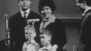 Майя Кристалинская "Пусть всегда будет солнце" 1968 год