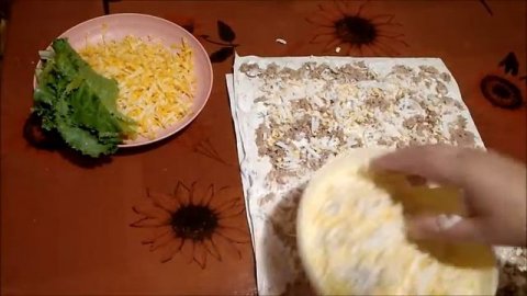 Рулет из лаваша с тунцом