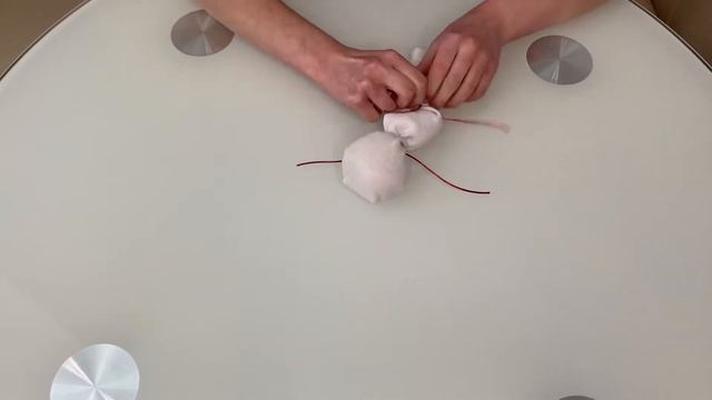 Зайчик из носка и крупы. Поделка к Пасхе. Игрушка антистрес. Пасхальный декор  своими руками. DIY