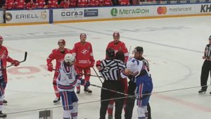 Драка хоккеистов Спартака и Ска.