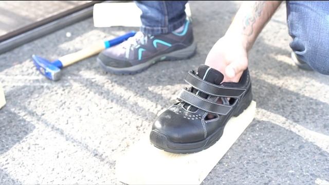 Важность защитных элементов в спецобуви