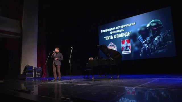В Самаре прошла встреча с писателем Александром Пелевиным и скрипачом-виртуозом Петром Лундстремом
