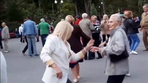 А ТЫ КУКУЙ КУКУШКА!!!ХАРЬКОВ!ТАНЦЫ В ПАРКЕ ГОРЬКОГО!