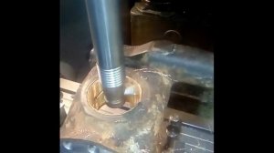 Расточка втулок шкворней поворотных кулаков ЛИАЗ  Первая часть