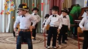 Танец джентельменов с газетами.ср.гр."Б" доу N°6 "Ивушка" Малгобек