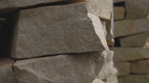 Гранитный плитняк: исчерпывающее руководство по выбору плитняка для загородного участка