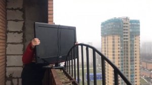 СБРОСИЛИ ТЕЛЕВИЗОР С 20 ЭТАЖА !!!