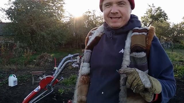 Мотоблок Мотор Сич МБ-6ДЕ. Вспашка огорода плугом ПН-1 на грунтозацепах НЗ-2 . Часть 1