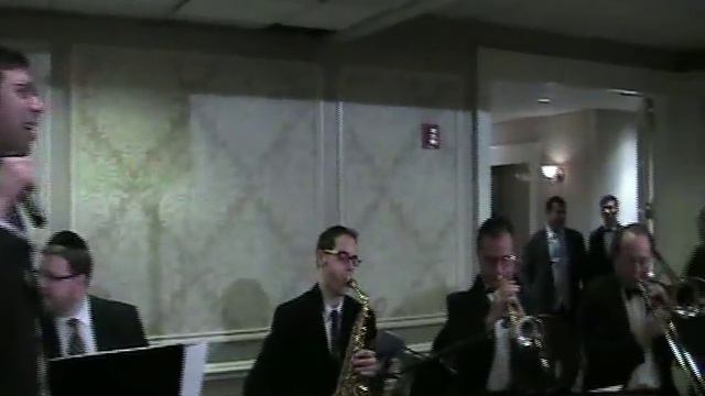 Great New Intro (I'm Shipping up to Boston) By Shloime Dachs Orchestra.mp4 смотреть онлайн