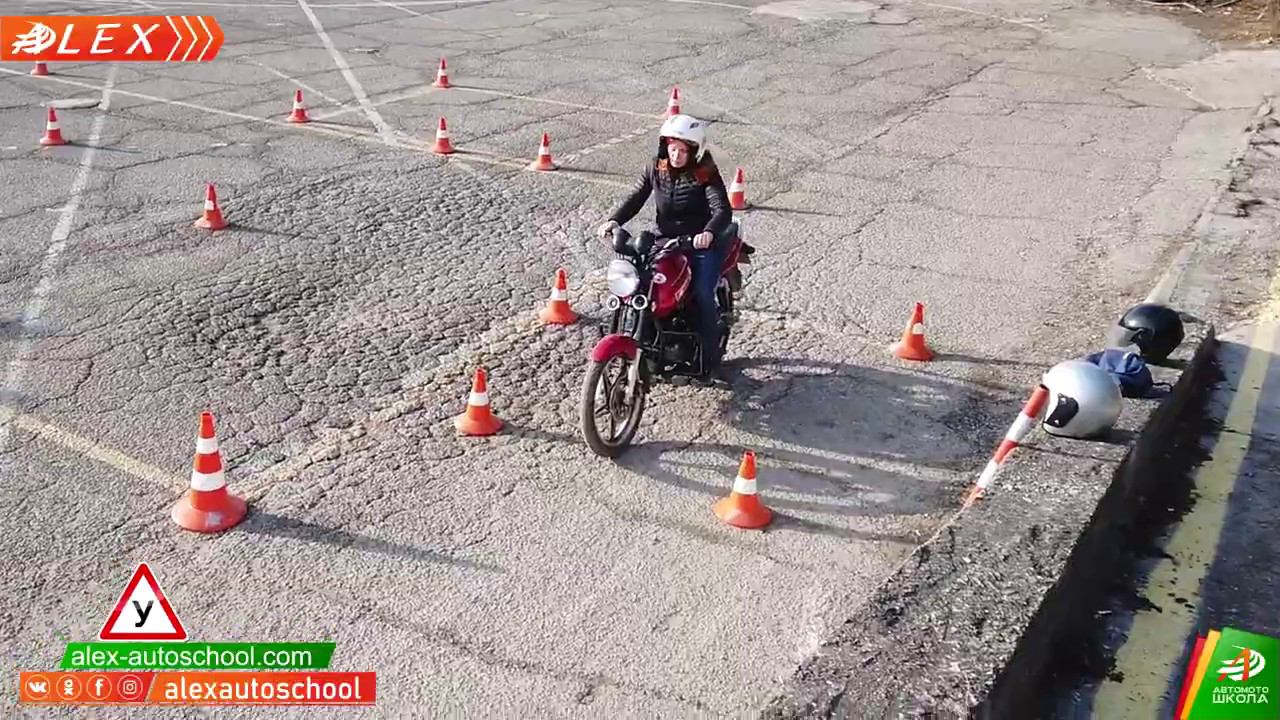 Идеальная восьмёрочка на экзамене ГИБДД, категория А!
