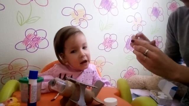 Делаем с Варей подарок дедушке на 23 февраля самолетик и открытку