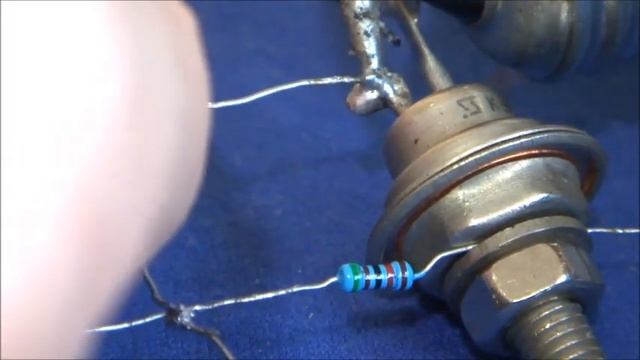 СЕКРЕТНАЯ схема СВЕТОМУЗЫКИ на тиристоре ВЫ О ТАКОМ ДАЖЕ НЕ ДОГАДЫВАЛИСЬ!