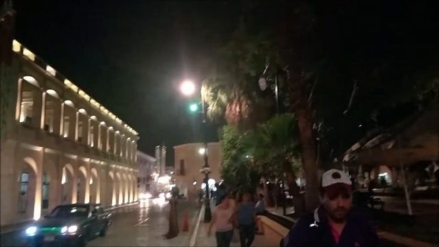 Walking Merida Downtown (Capital City of Yucatan, Mexico) смотреть онлайн
