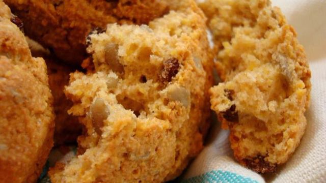 Сконы многозерновые с подсолнечником и изюмом