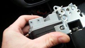 Гранта лифбэк центральный замок