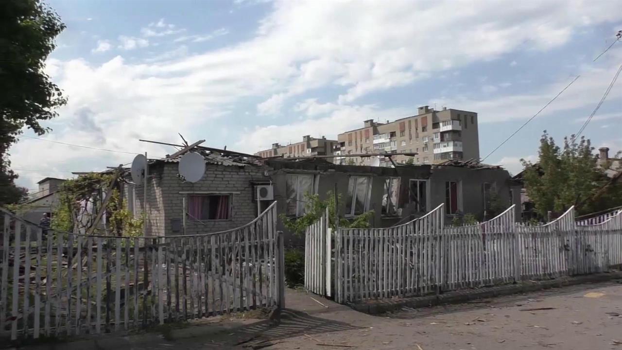 ВСУ сегодня весь день били по Донецку из крупнокалиберных орудий и установок "Град"